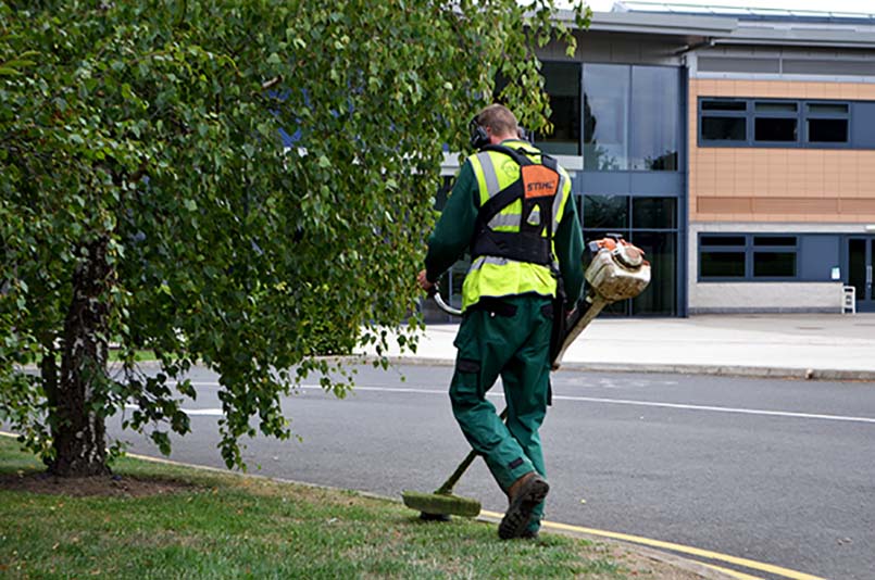 Grounds Maintenance contractors in County Durham